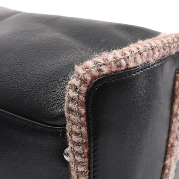 CHANEL Black Leather Bag - Picture 8 of 11